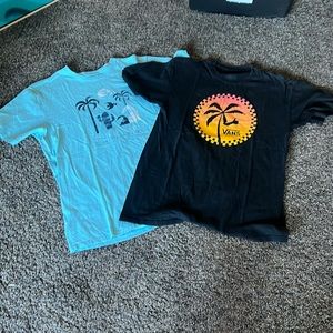 2 medium men’s t shirts